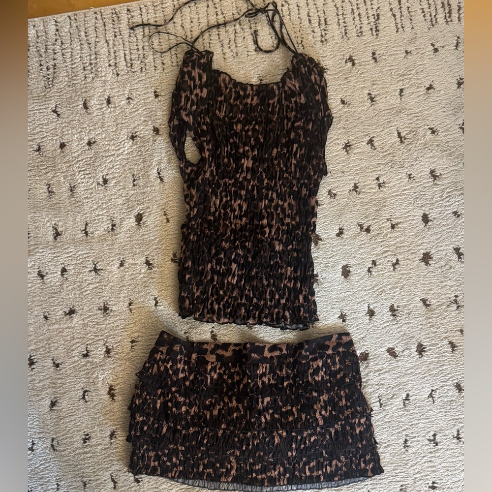 Lioness uno tie top & match point skirt